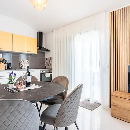 Magnificent With Pool, Hot Tub, Sea View, Sauna Mimice