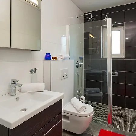 Magnificent With Pool, Hot Tub, Sea View, Sauna Villa