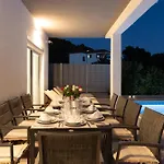 Ella Estelle With A Heated Pool, Hot Tub, Sauna فيلة *