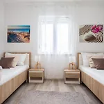 Ella Estelle With A Heated Pool, Hot Tub, Sauna * ميميتسا