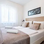 Ella Estelle With A Heated Pool, Hot Tub, Sauna فيلة ميميتسا