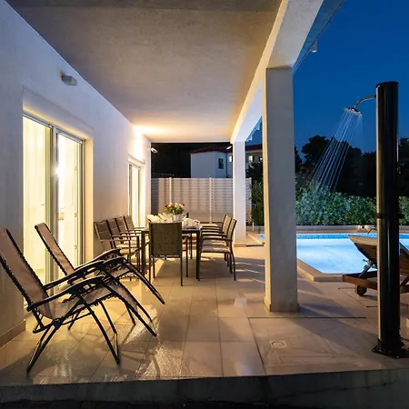 Ella Estelle With A Heated Pool, Hot Tub, Sauna * מימיצה