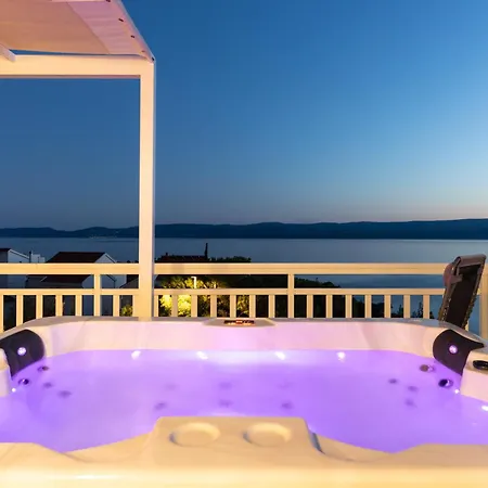 וילה Ella Estelle With A Heated Pool, Hot Tub, Sauna מימיצה
