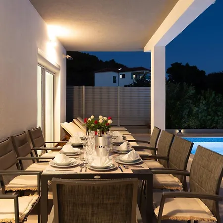 Ella Estelle With A Heated Pool, Hot Tub, Sauna וילה *