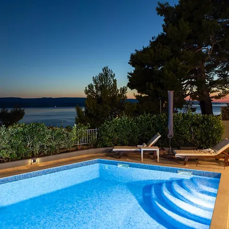 וילה Ella Estelle With A Heated Pool, Hot Tub, Sauna מימיצה